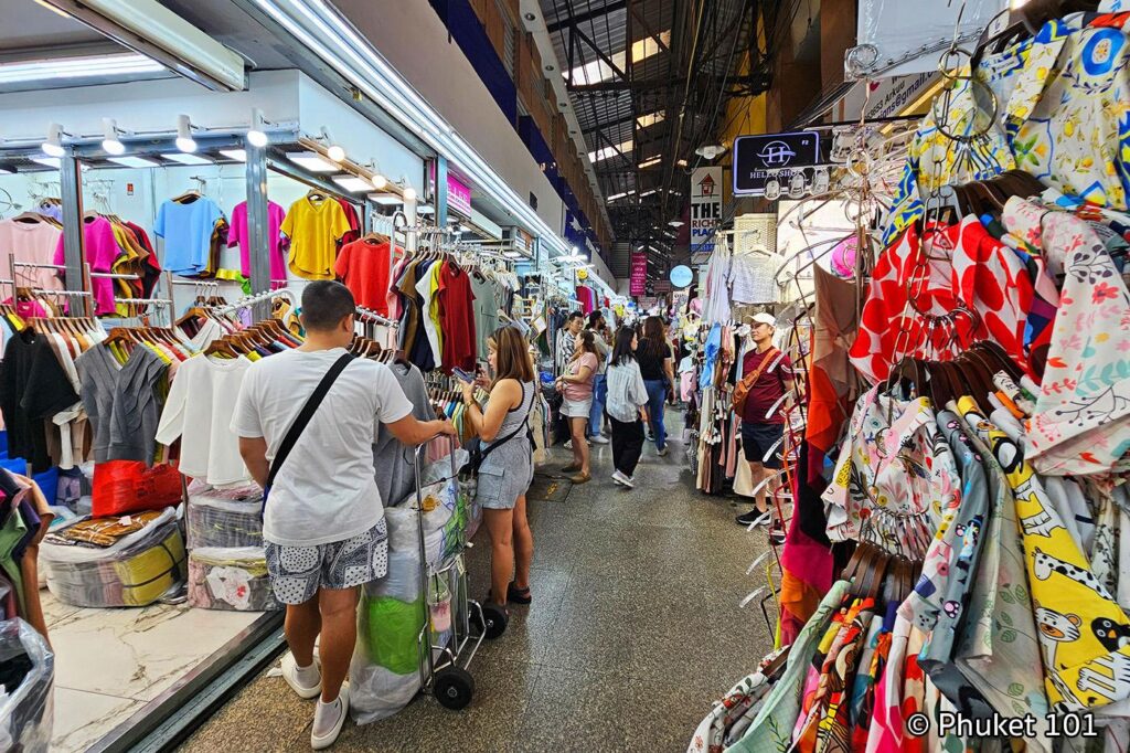 Blog / Stories pratunam bangkok shopping